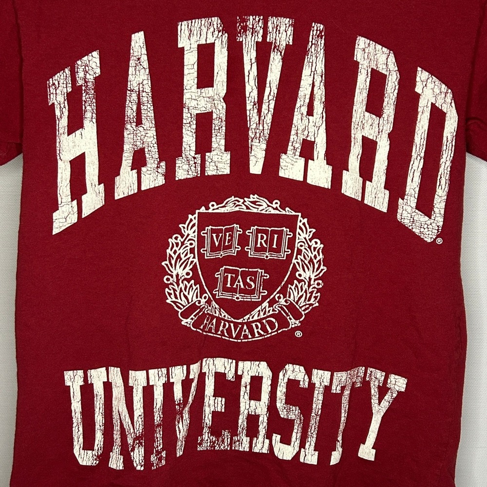 Harvard University T-Shirt M Red Distressed Graphic Cotton Collegiate Preppy - Picture 2 of 6